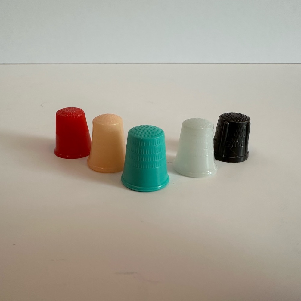Vintage plastic thimbles🧵
1” tall